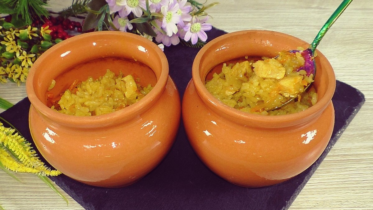 Мясное блюдо в горшочке. Чанахи с фасолью и грибами. Жаркое. Можно ли готовить в горшочках. Блюда в глиняном горшке.