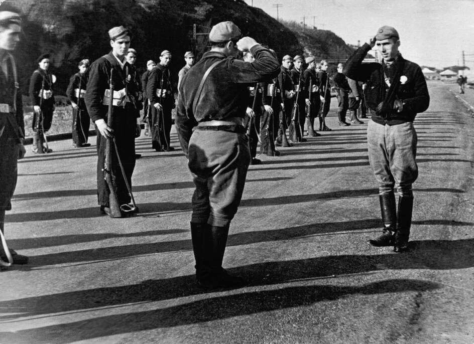 Голубая дивизия испания во второй мировой войне. Испанские солдаты во второй мировой войне. Рекете гражданская война в испании. Генерал эмилио мола. Война в испании 1936-1939.