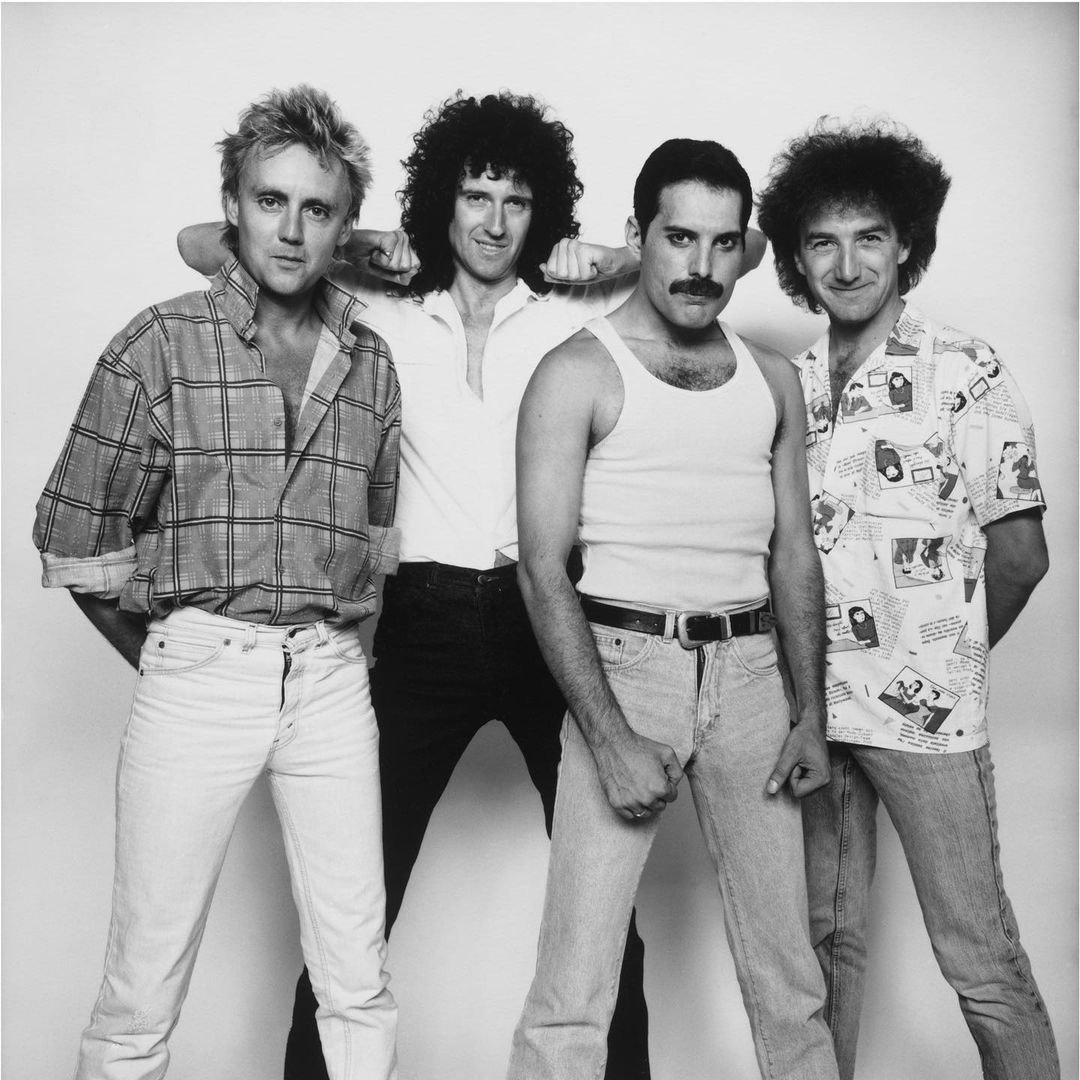 Старые зарубежные группы. Queen Live 1985. Группа Квин Live Aid. Live Aid 1985 Queen. Группа Queen 2007.
