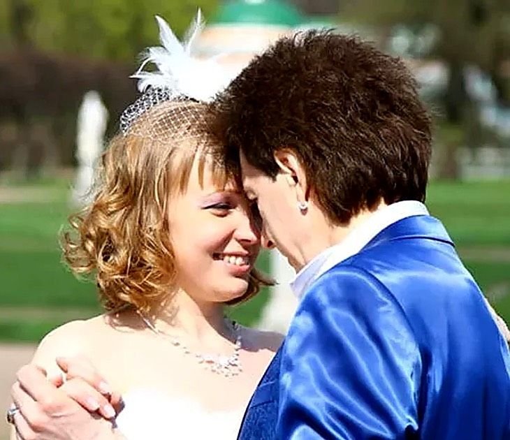 Семейное положение геннадия. Геннадий головкин и его жена. Геннадий малахов. Семейное положение геннадия. Гладков композитор биография.