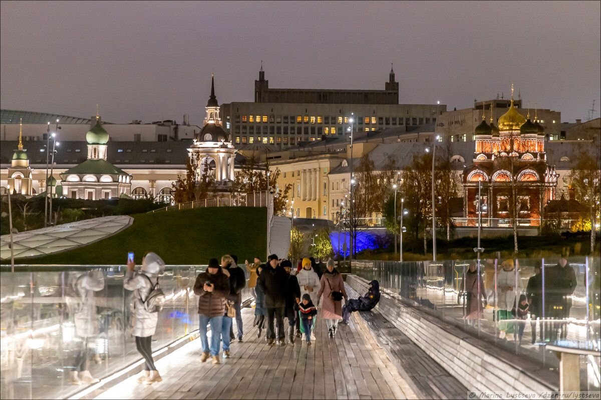 Фото с парящего моста в зарядье