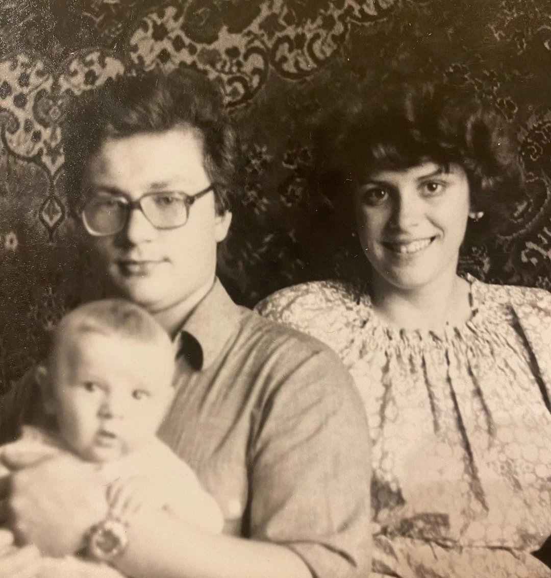 Родители Антона Хабарова фото