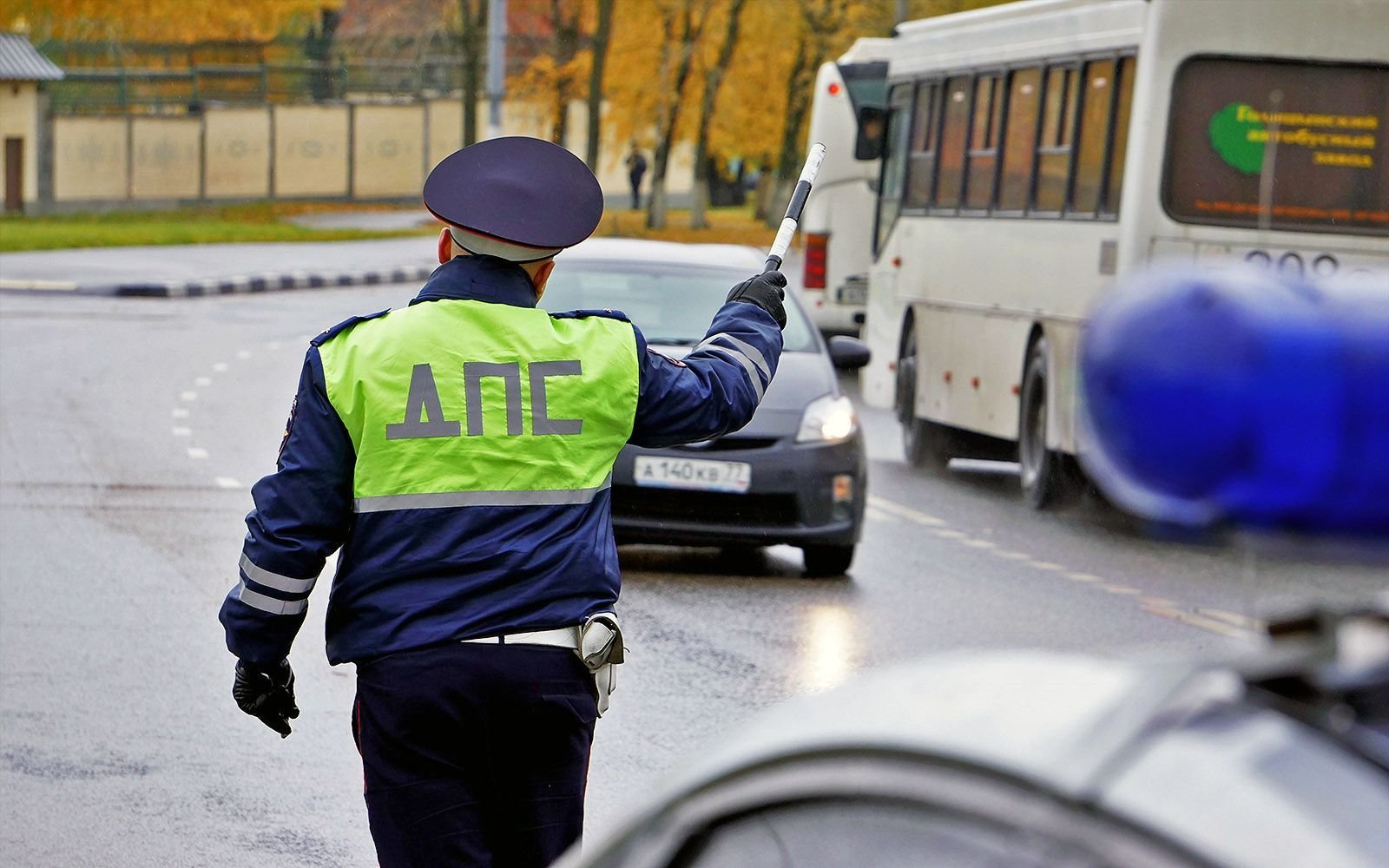 Движение нарушение штраф. Наруение прравил дорожногтодвижения. Нарушение правил дорожного движения. Патруль ДПС. Нарушители правил дорожного движения.