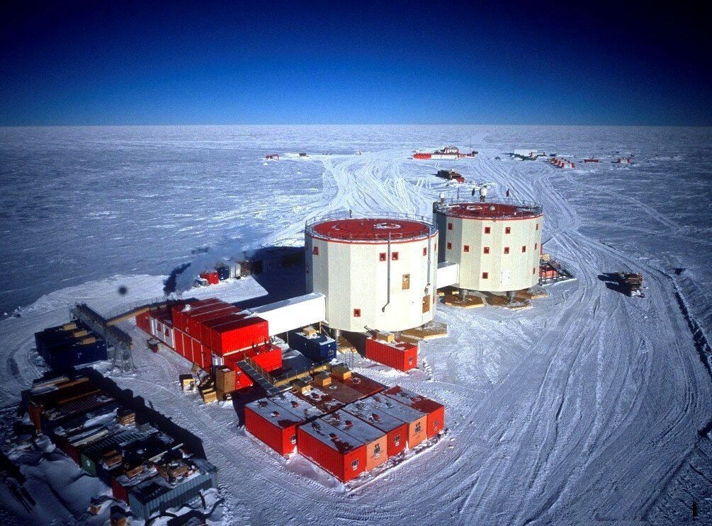 Антарктический научно исследовательский. Станция Конкордия Антарктида. Полярная станция Конкордия. Конкордия» (французско-итальянская антарктическая станция. Конкордиа Стейшен,Антарктика.