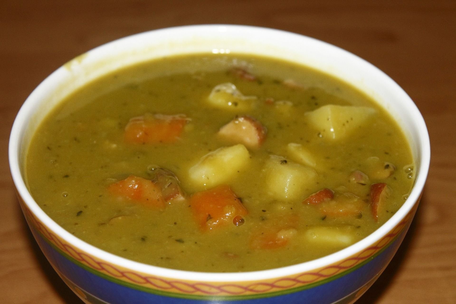 Гороховый суп в год. Суп гороховый. Горох для супа. Шведский гороховый суп. Суп гороховый блюдо.
