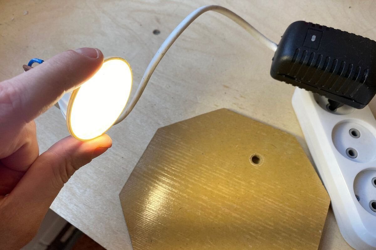 Сгоревший светодиод в лампочке. Поделки из сгоревших светодиодных лампочек. Как починить светодиодную лампочку своими руками. DIY из сгоревшей светодиодной лампочки. Сгорела светодиодная люстра