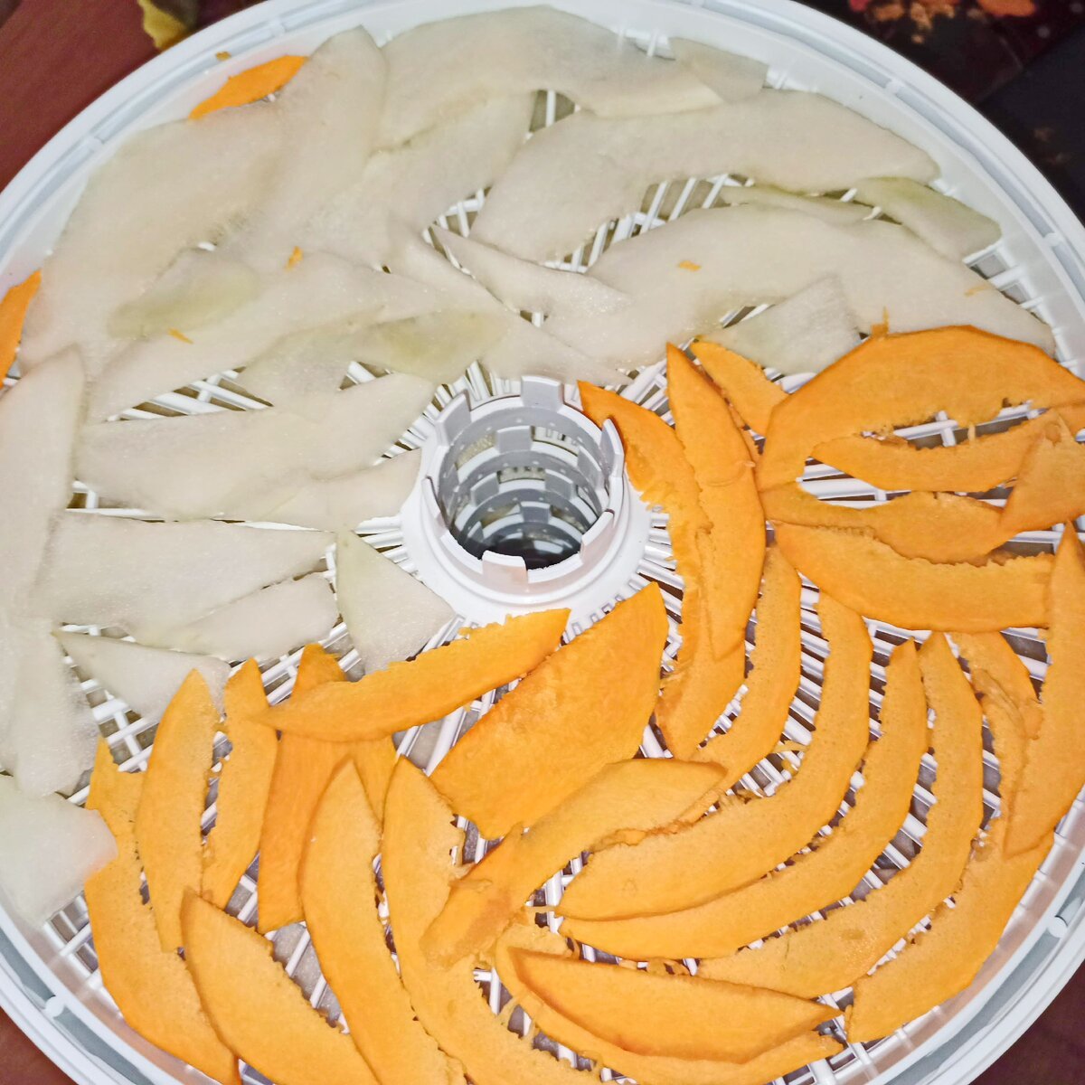 Картофельные чипсы в сушилке рецепт с фото пошагово