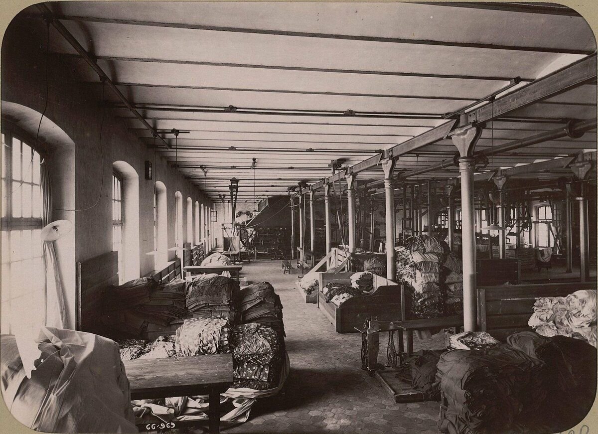 первая мебельная фабрика история