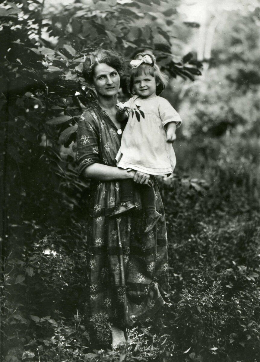 к. арсеньева. дочь арсеньева владимира клавдиевича. арсеньева. кладбище.