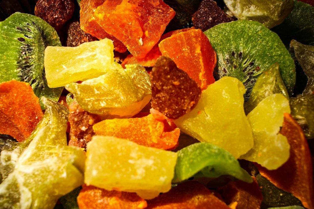 сухофрукты папайя помело. сухофрукты в сахаре. манго киви ананас цукаты. цукаты ананас. цукаты из фруктов.