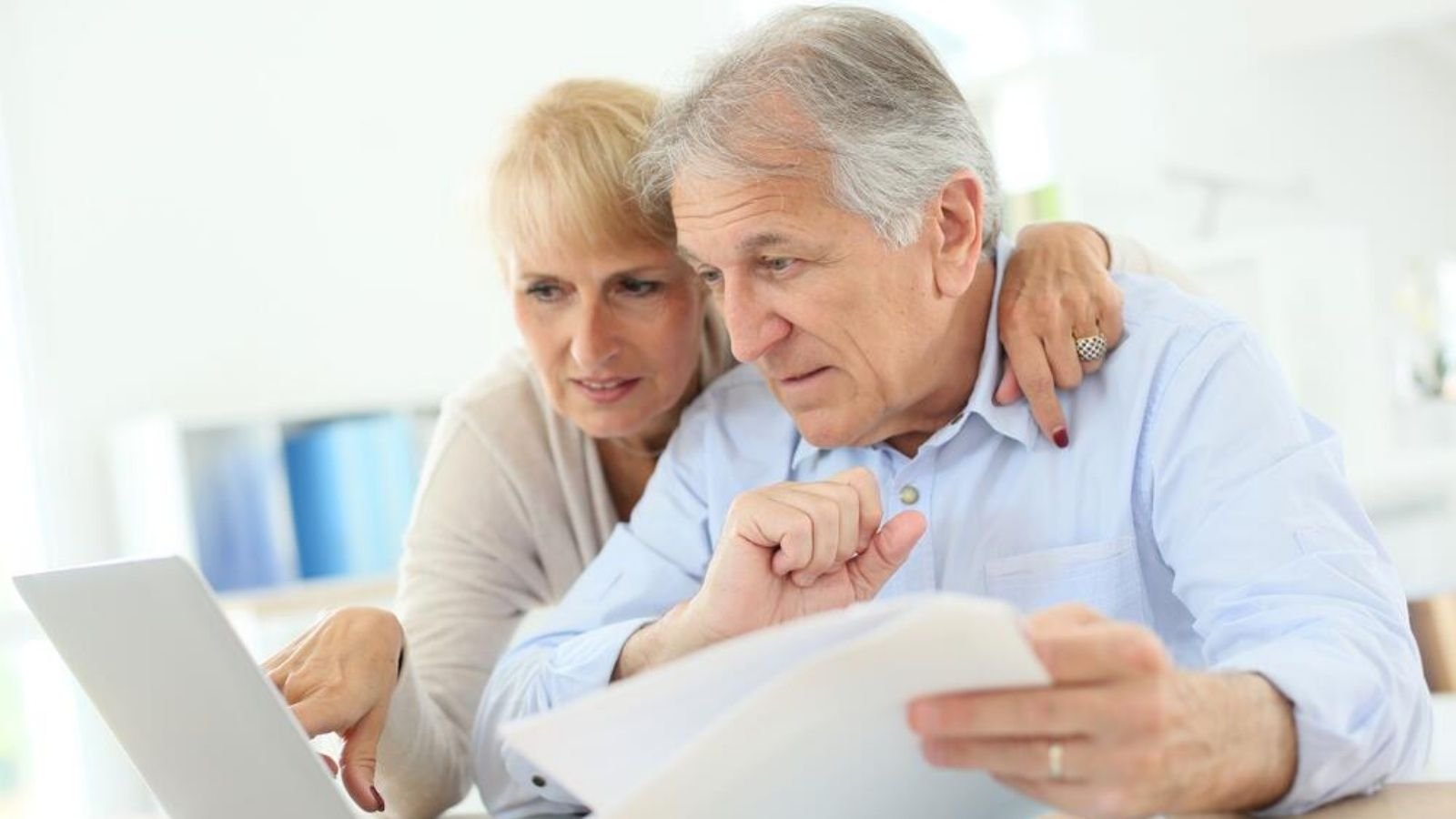 Пенсионное страхование в 2023 году. Пенсионеры. Пожилые люди. Пенсионер по старости. Пенсионное обеспечение пожилых людей.