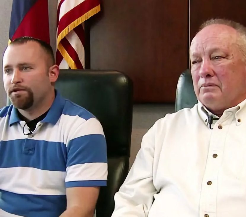 отец спасал сына