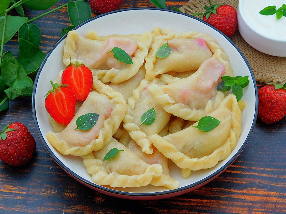 Вареники с клубникой картинки