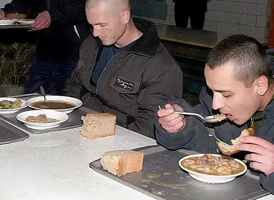 Еда в российских тюрьмах. Питание в колонии. Еда в колонии россии. Питание заключенных. Еда в тюрьме.