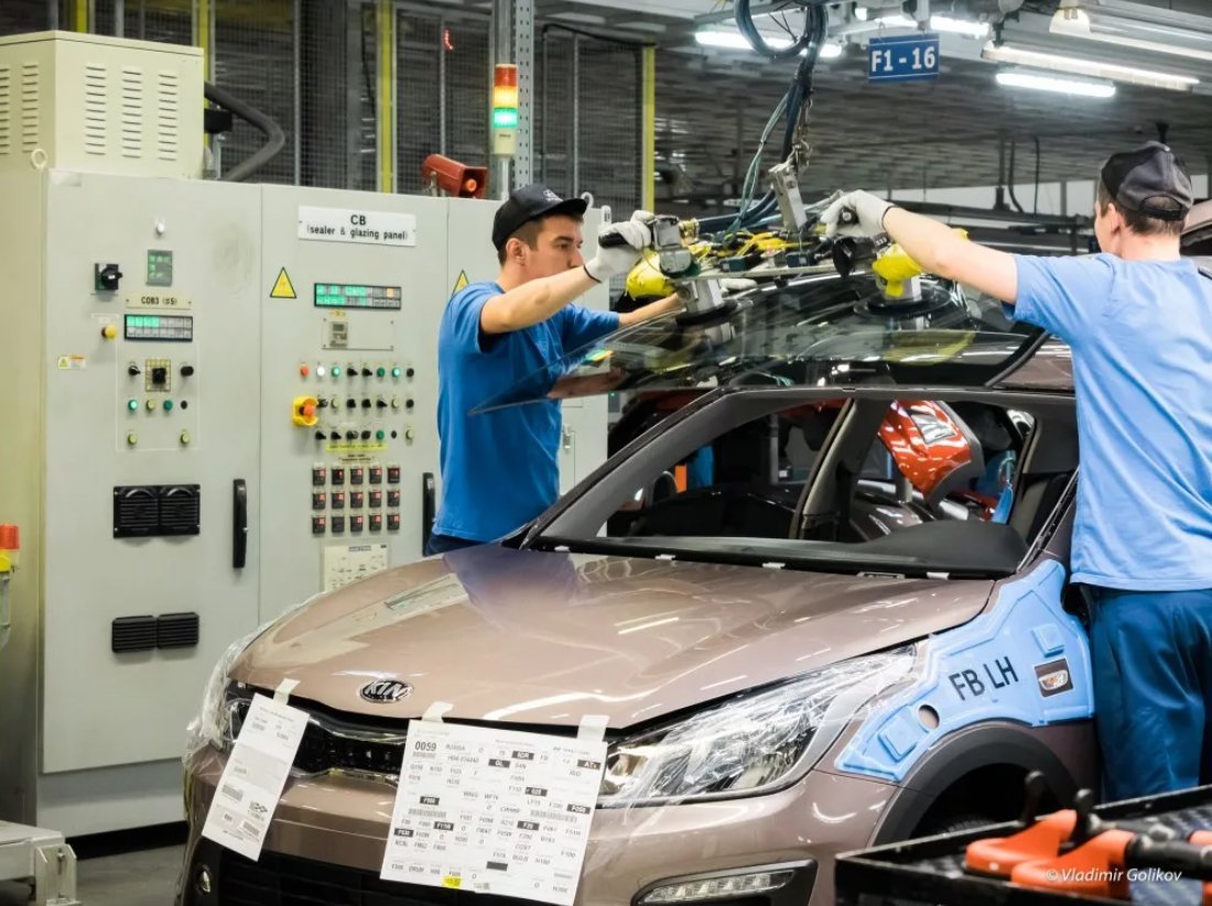 автомобильная промышленность. производство двигателей. где собирают технику. сборка бугатти. завод хендэ спб.