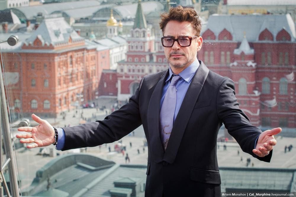 Person на русском. Роьер Дауни младший в Москве.