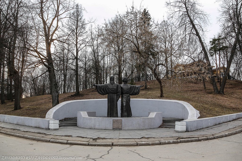 Памятник морякам Череповец. Мемориал морякам города Череповца.