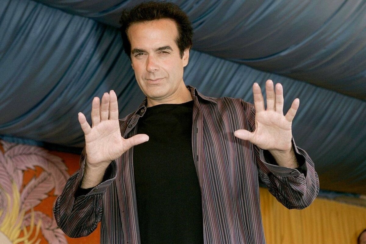 дэвид копперфильд фокусы. дэвид копперфильд 2021. фокусы копперфильда. дэвид копперфильд фото. фокусы копперфильда.