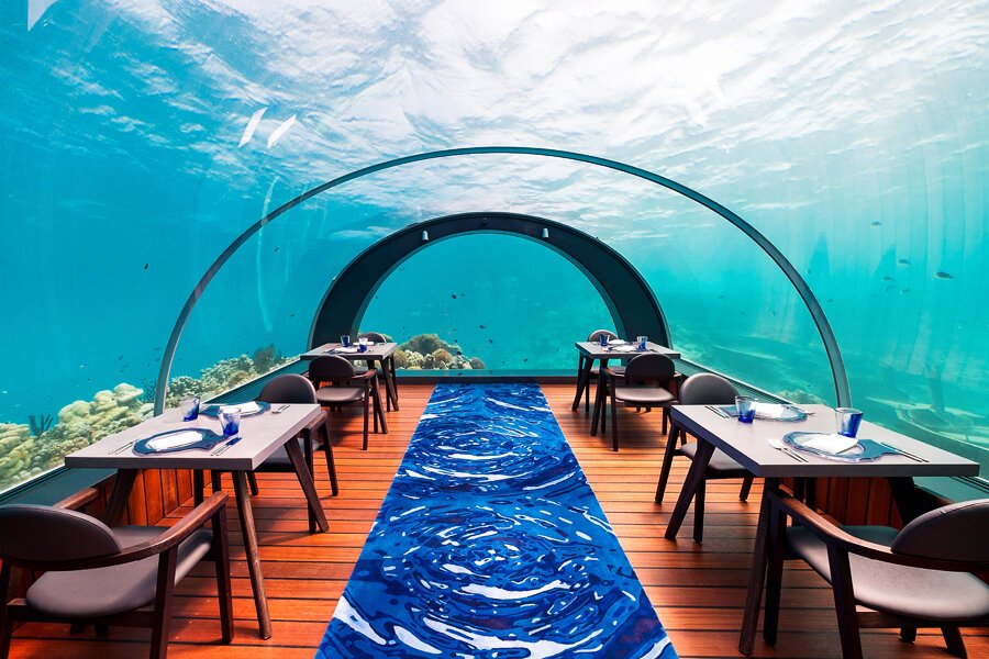 Необычные рестораны москвы которые стоит. Ресторан 5.8 Мальдивы. Undersea Restaurant. Ithaa Undersea Restaurant, Мальдивы блюда Десерты. Ithaa Undersea Restaurant сотрудники.