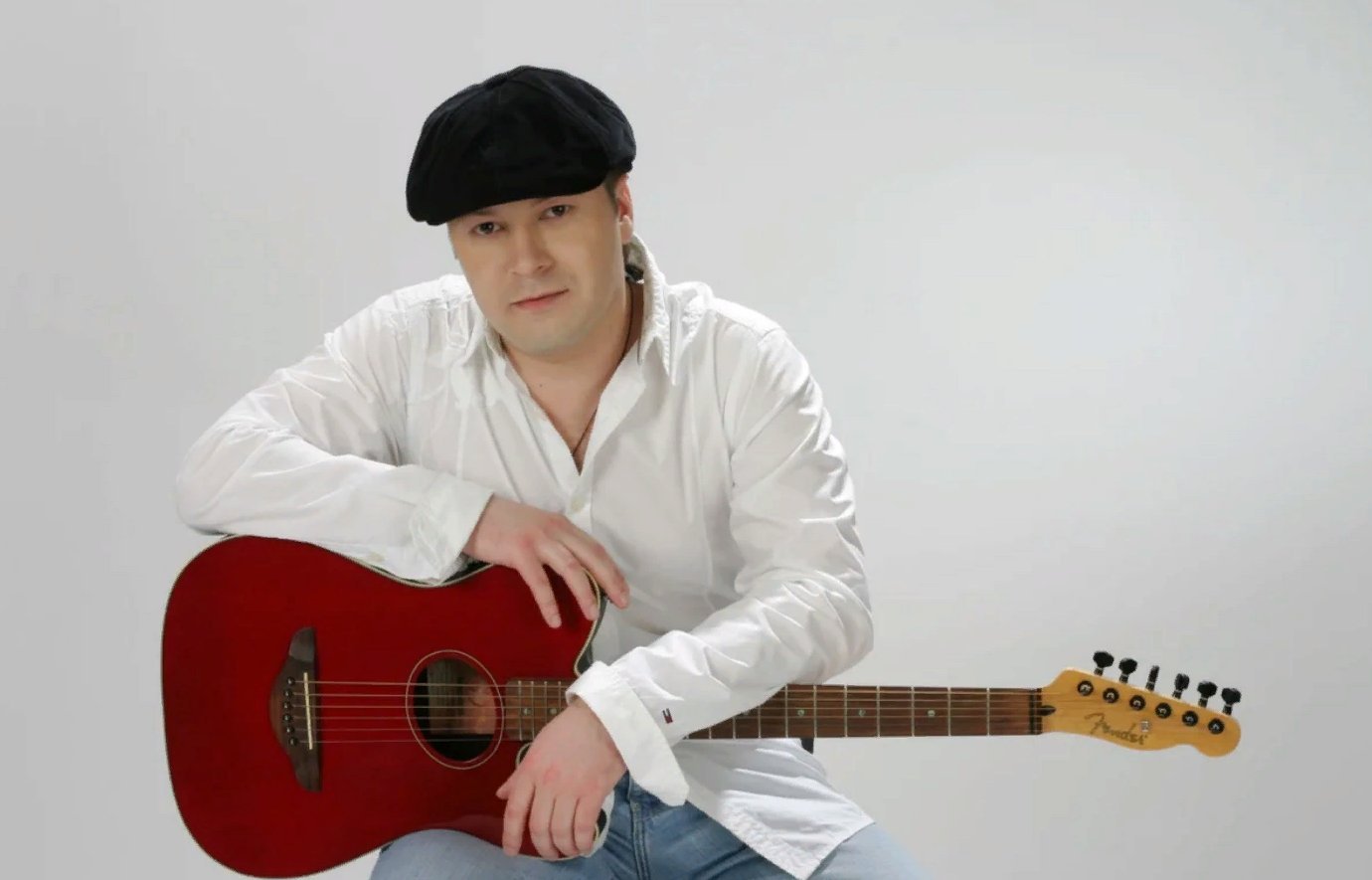 песня идет парнишка улицей. песня идет парнишка улицей. шел парнишка по опушке с басом. парнишка плановой. песня идет парнишка улицей.