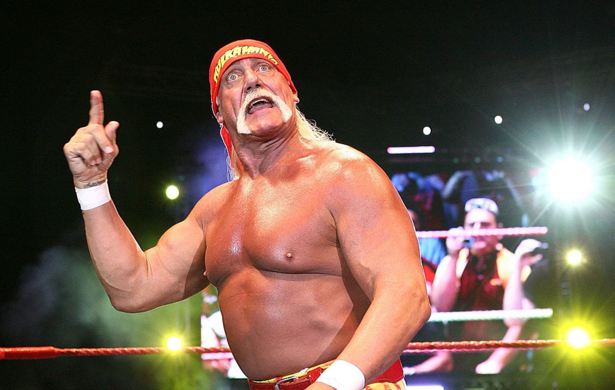 Знаменитые рестлеры. Халк Хоган. Рестлер Халк Хоган. Халк Хоган WWE. Халк Хоган 2021.