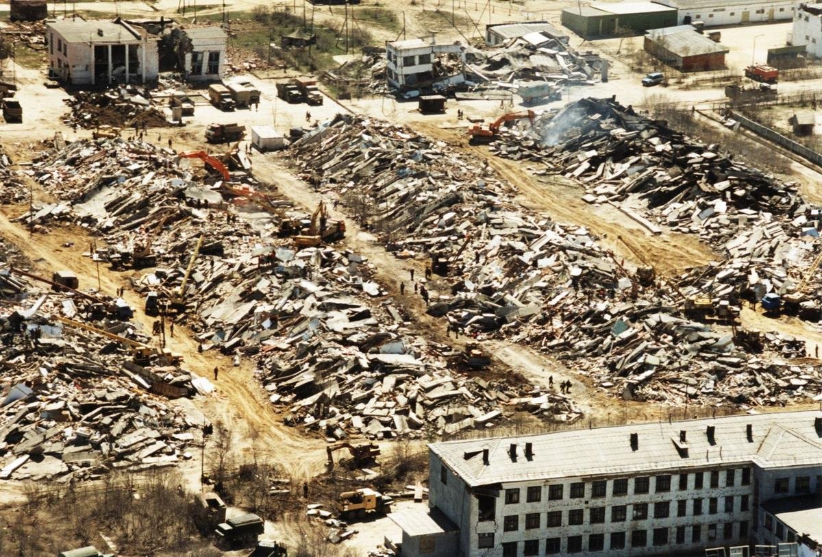 Нефтегорск землетрясение 1995 фото