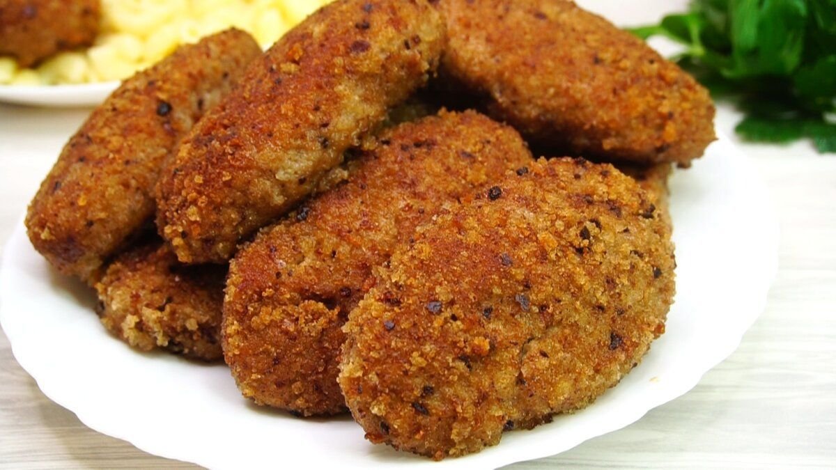 Гречневые котлеты с гарниром. Куриные котлеты как в школе. Куриные котлеты как в школе. Школьные котлеты. Котлеты в столовой.