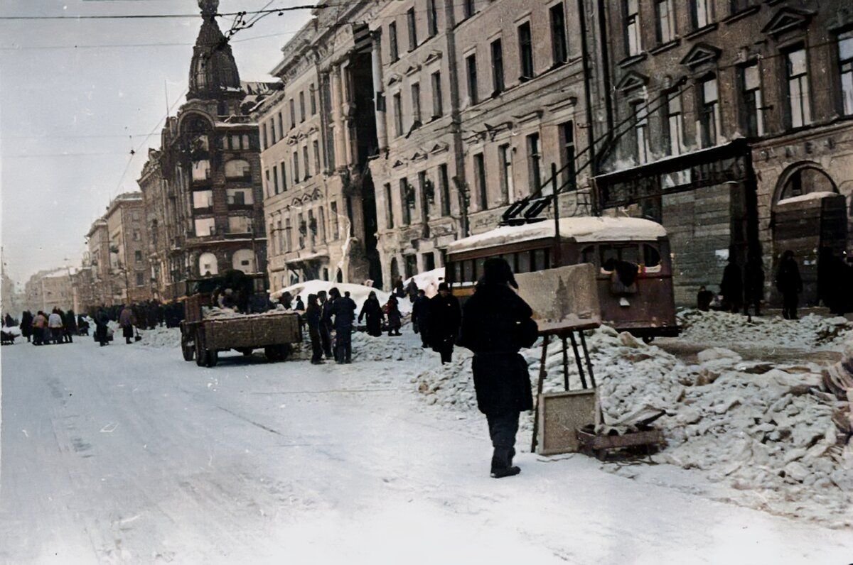 Ленинград город блокада. Блокада Ленинграда Невский проспект. Невский проспект Ленинград 1941.