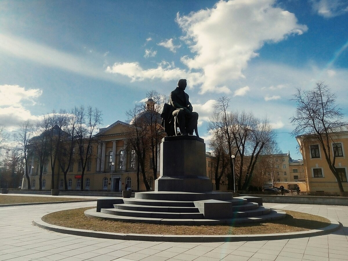 пионерская площадь санкт петербург