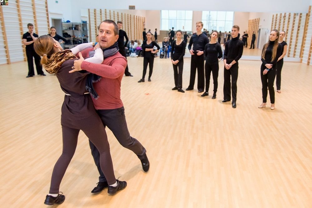 тренер спортивным танцам. спортивно бальные танцы олимпия хабаровск. тренер спортивным танцам. чемпионат россии по бальным танцам. тренер по спортивным танцам.