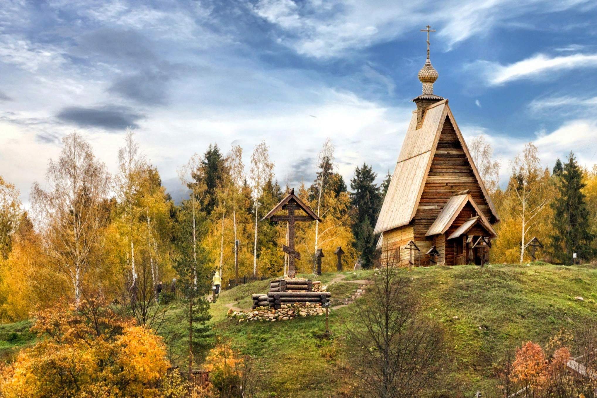 Деревянная Воскресенская Церковь на горе Левитана