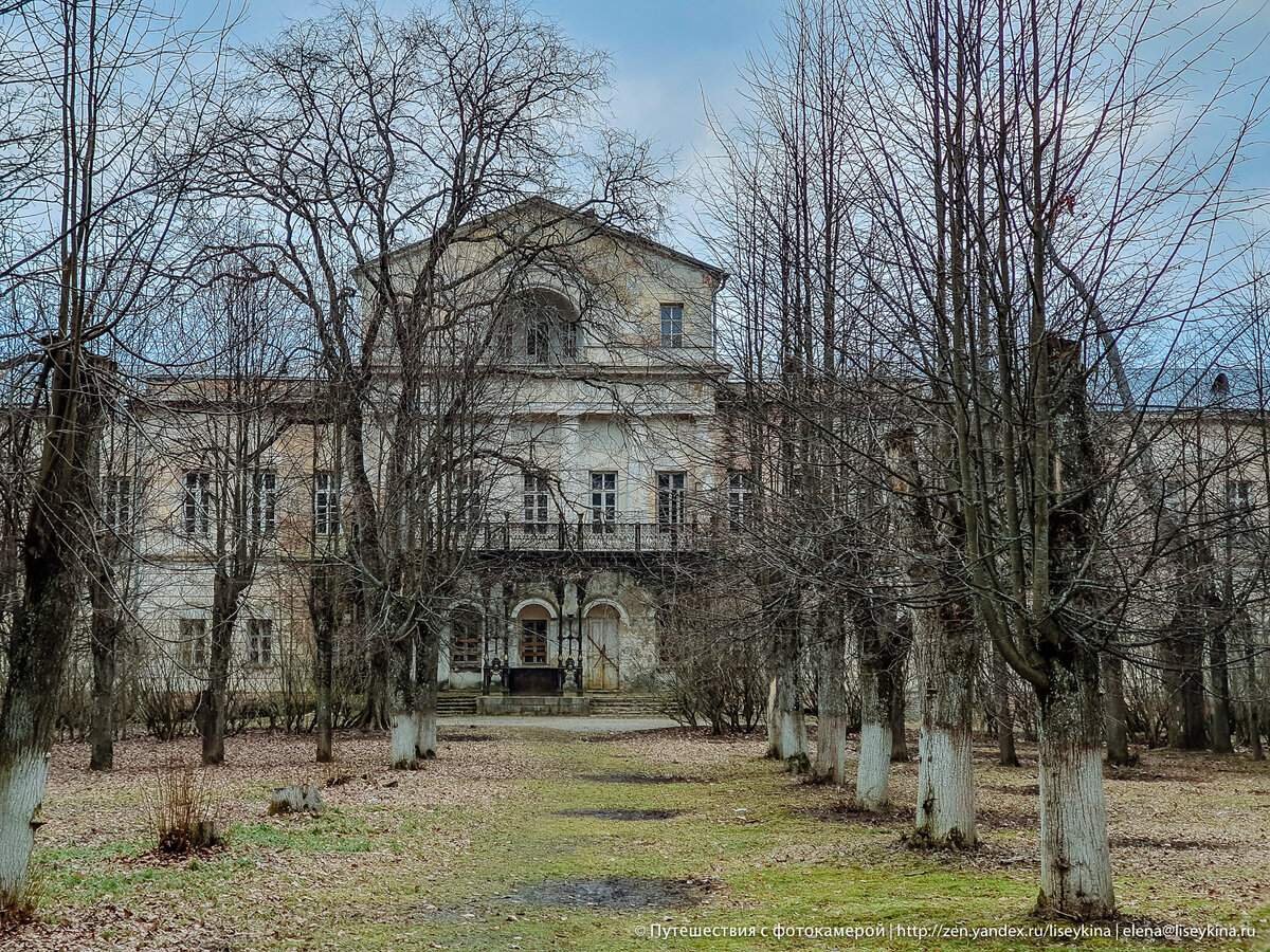 Этот дворец впечатляет своим размером