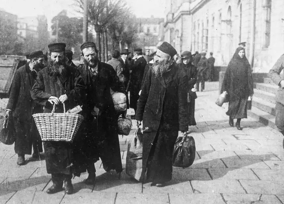Евреи в начале 20 века в россии. Еврейские погромы в одессе 1905 года. Евреи в российской империи при николае 1. Еврейские общины в россии 19 век. Еврейские общины в россии 19 век.