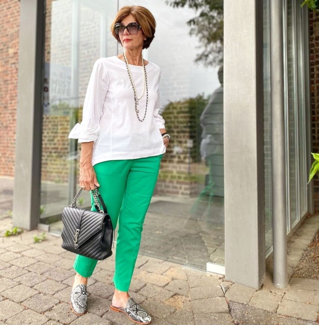 Модные брюки для женщин в 50 лет