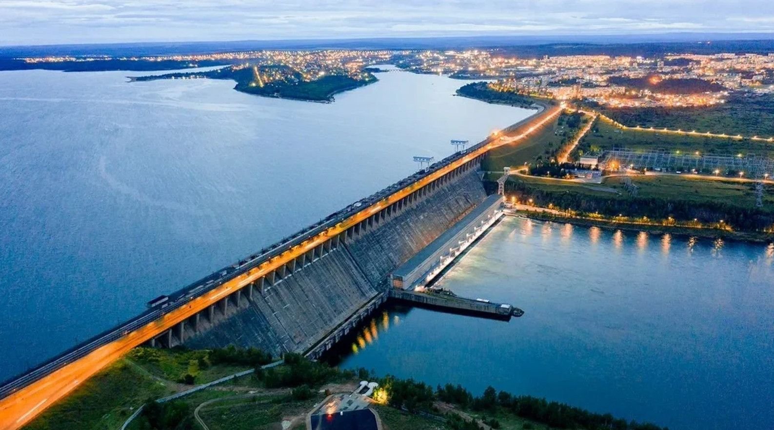 Братск орг. Иркутск Братская ГЭС. Братская ГЭС город Братск. Плотина ГЭС Братск. Братская ГЭС водохранилище.