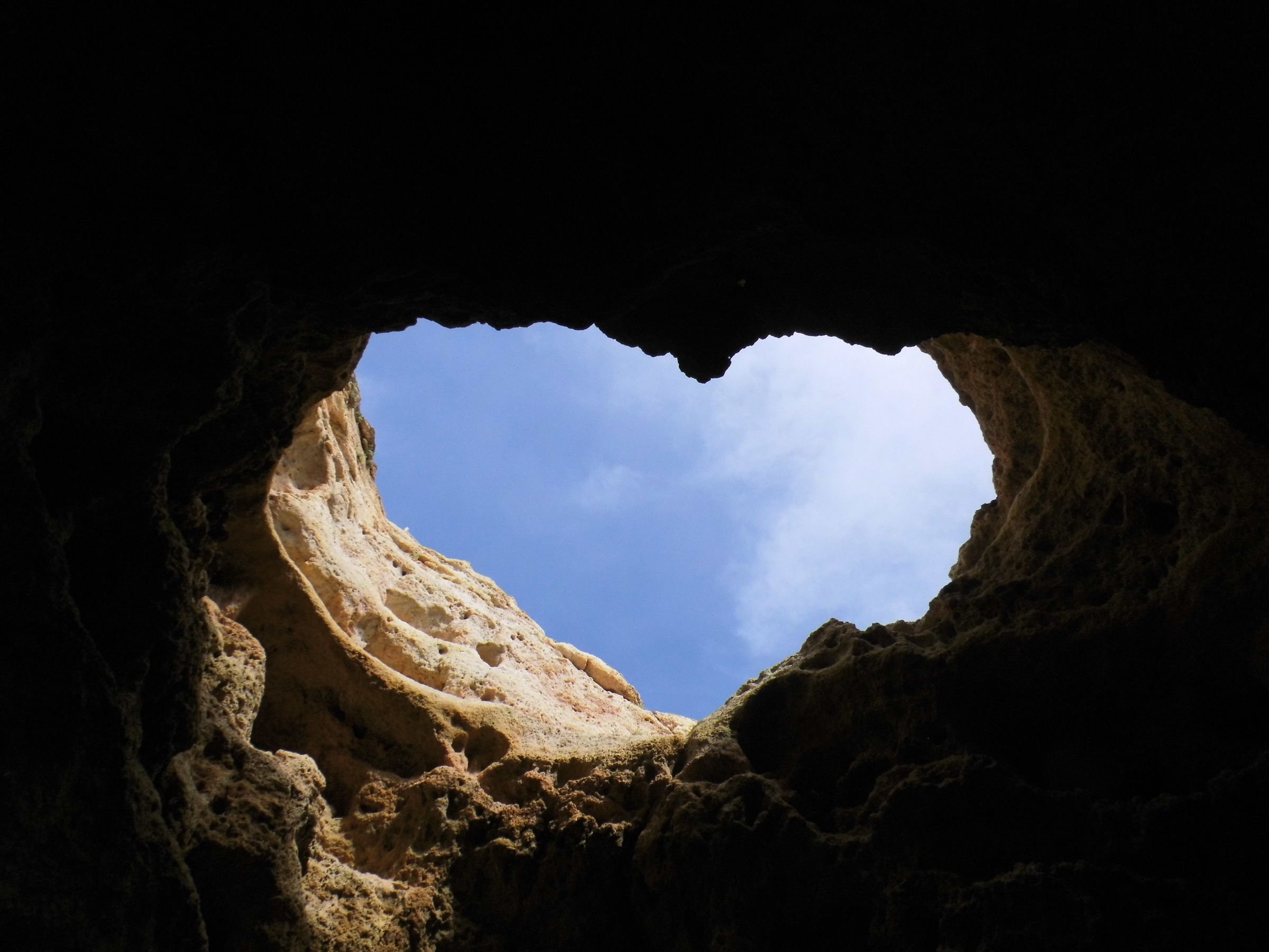 Окно в пещере
