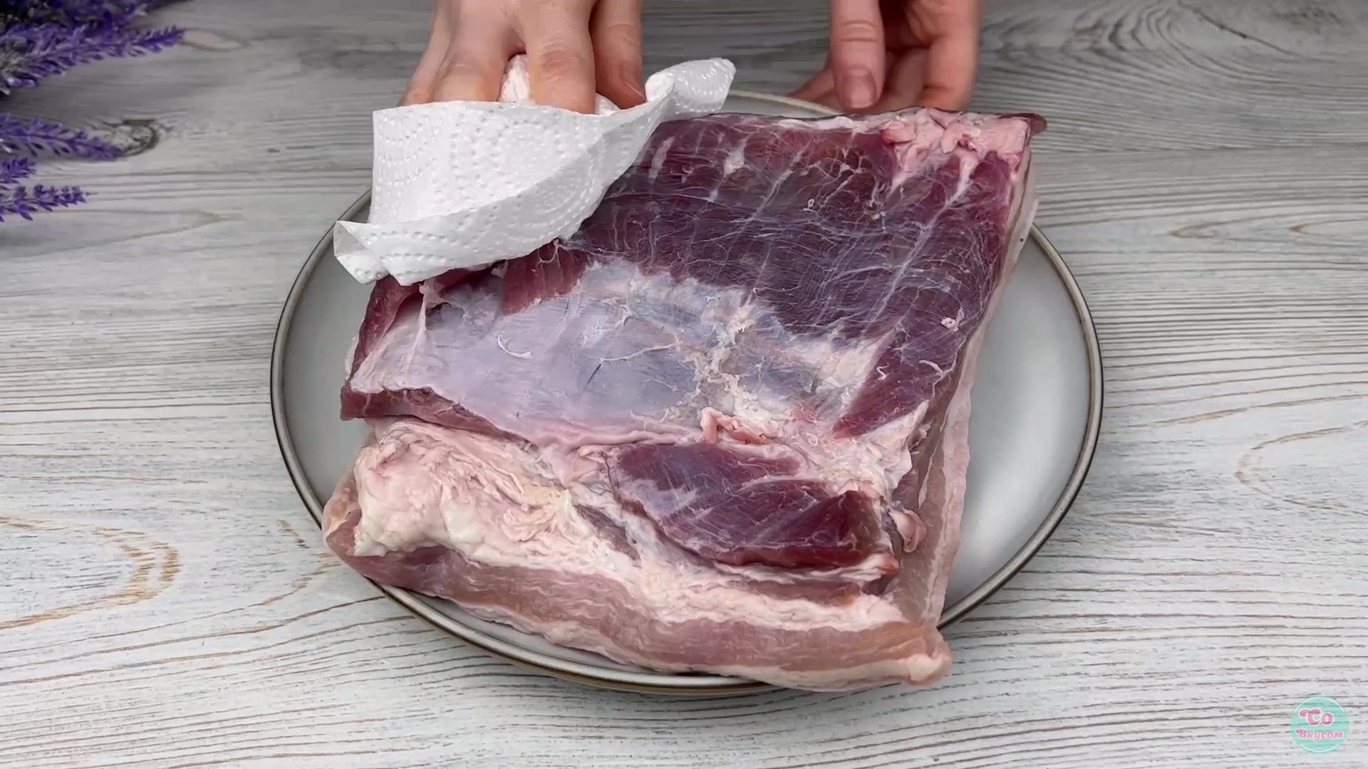 грудинка с нитритной солью. свиная грудинка с нитритной солью в духовке. свиная грудинка су вид. свиная грудинка холодного копчения. грудинка с нитритной солью.