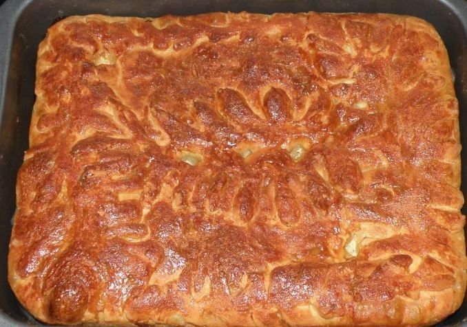 Пирог с мойвой и рисом