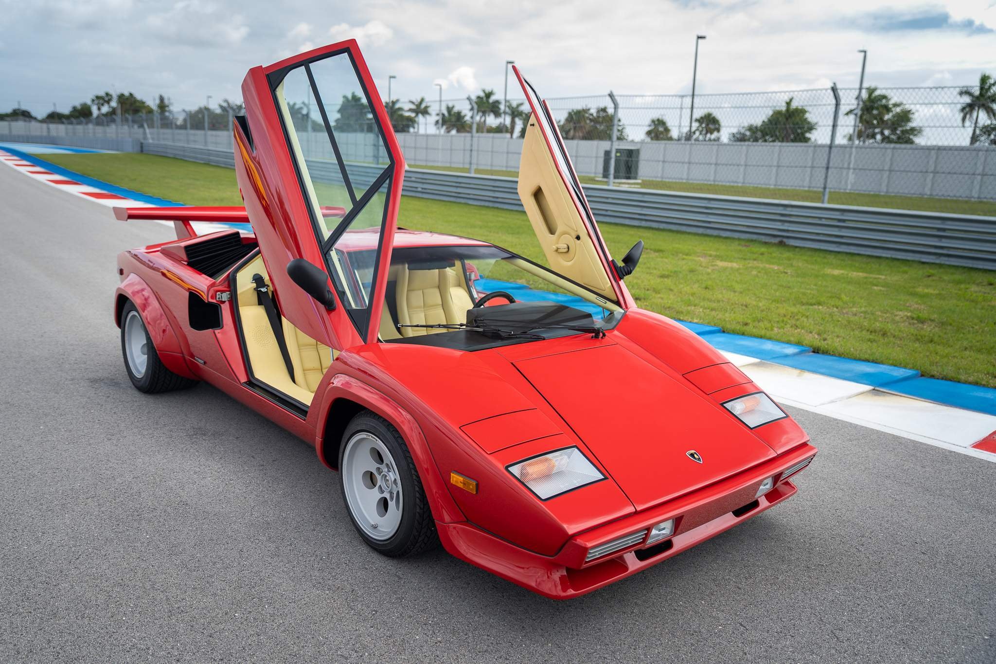 Lamborghini Countach 1984