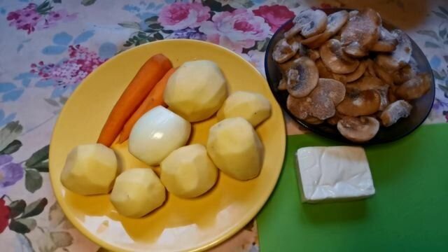 Сырный суп с замороженными грибами