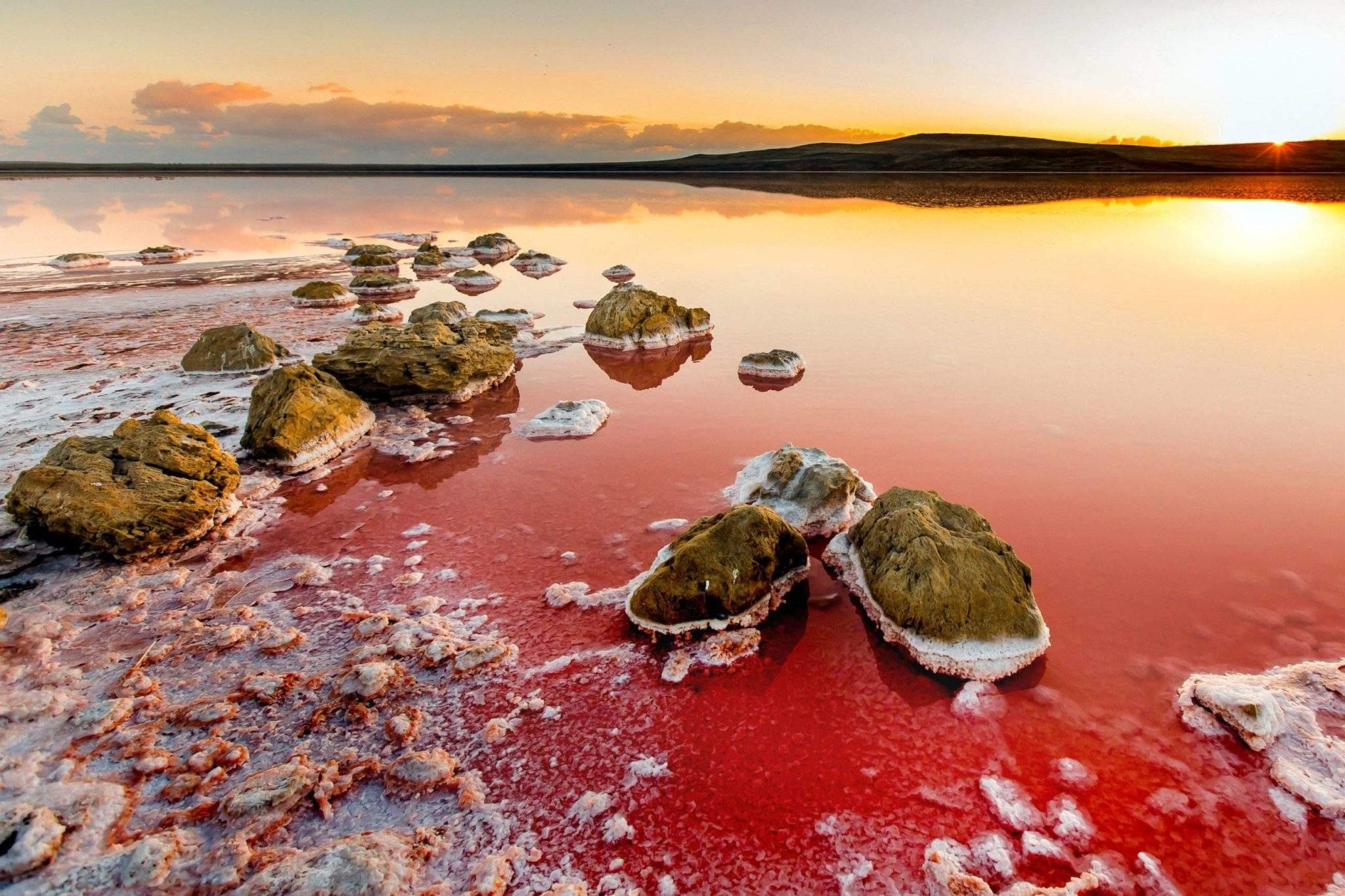 Опукский заповедник где находится. Озеро Кояшское озеро. Кояшское озеро Керчь. Кояшское соленое озеро в Крыму. Розовое озеро в Крыму Кояшское озеро.