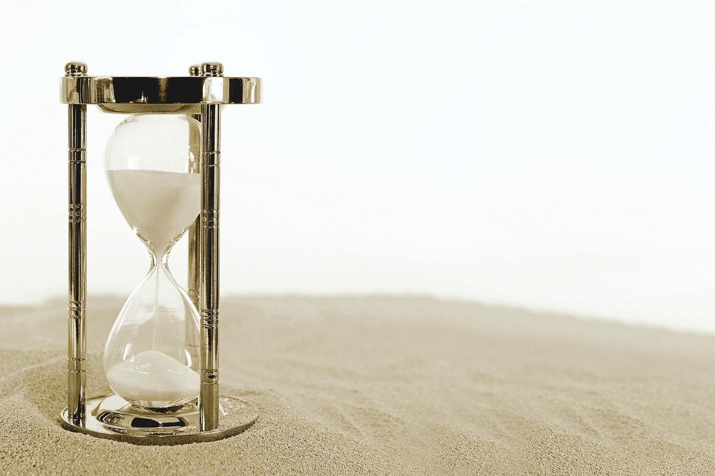Песочные часы максимальное время. Песочные часы. Песочне час. Песочные часы в песке. Стильные песочные часы.