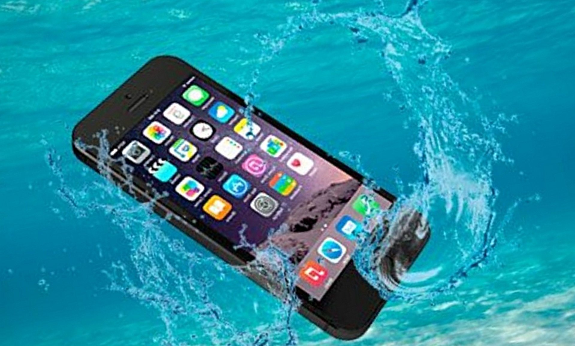 Айфон 15 под водой. Смартфон в воде. Iphone в воде. Утопленный айфон. Iphone утонул.
