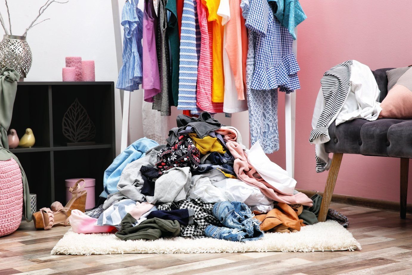 убрать запах из шкафа с одеждой в домашних условиях