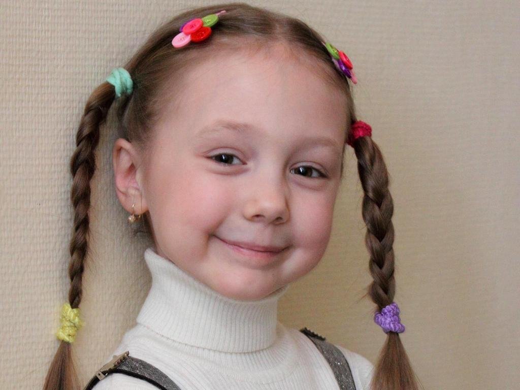 Пуговка из папиных. Катя старшова пуговка. Пуговка из папиных. Пуговка из папиных. Пуговка васнецова.