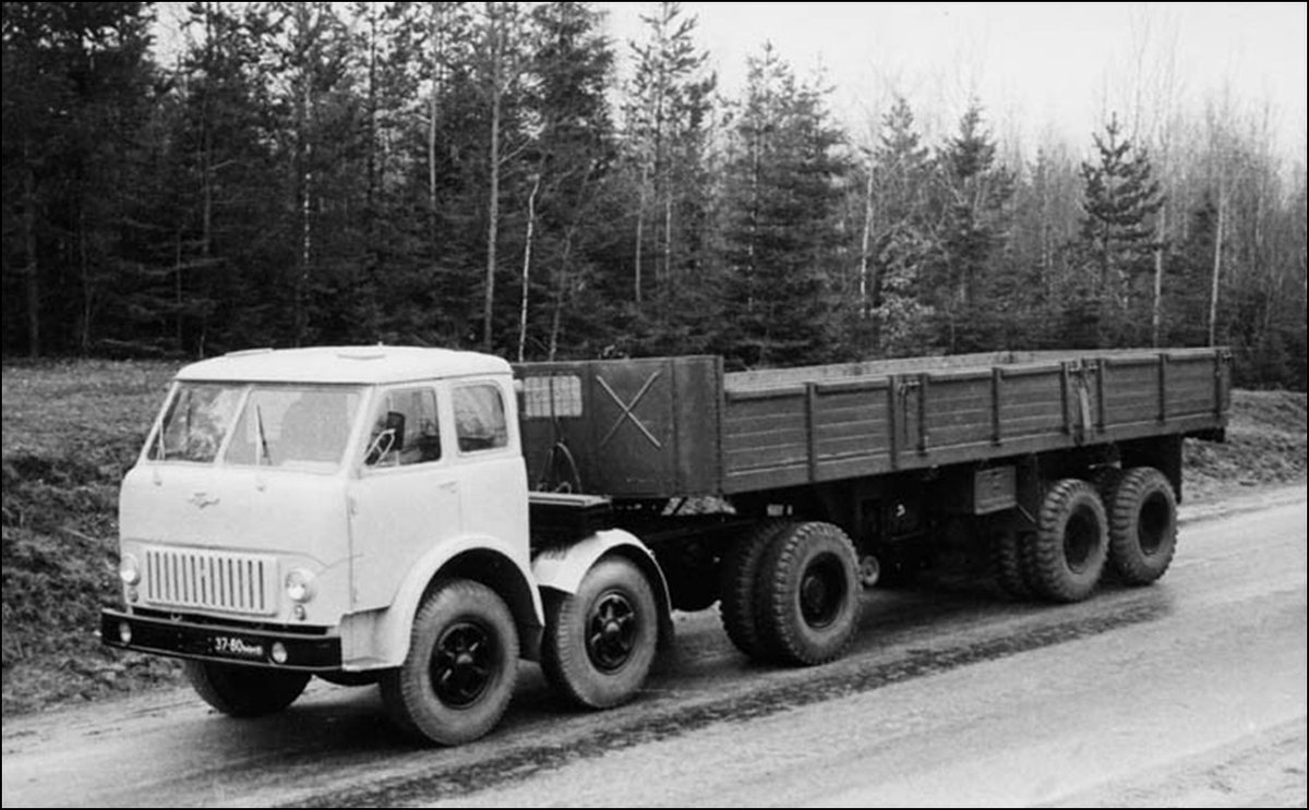 Маз годы выпуска. МАЗ 500 седельный тягач. МАЗ 520. Советский грузовик МАЗ 500. МАЗ-500 опытный.
