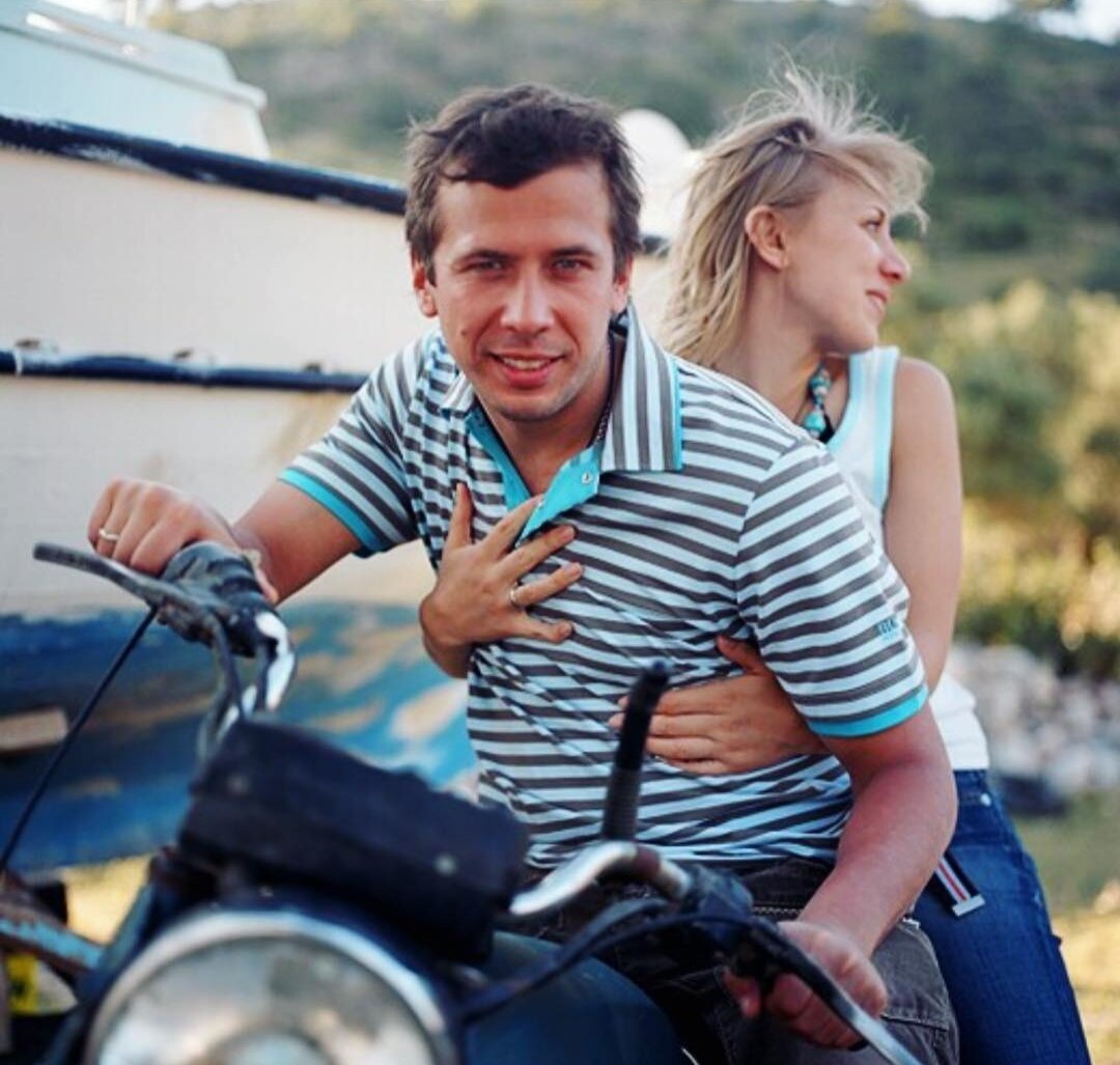 Андрей мерзликин фото с женой