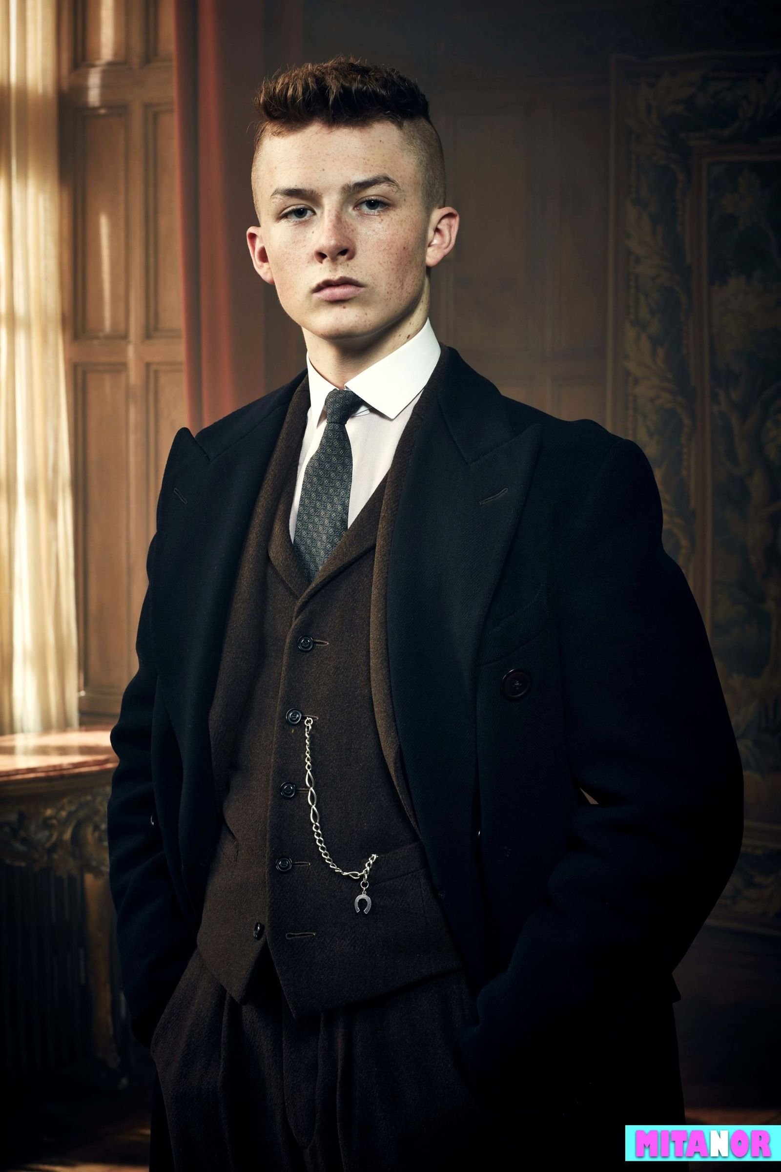 Картинки из фильма острые козырьки джон шелби