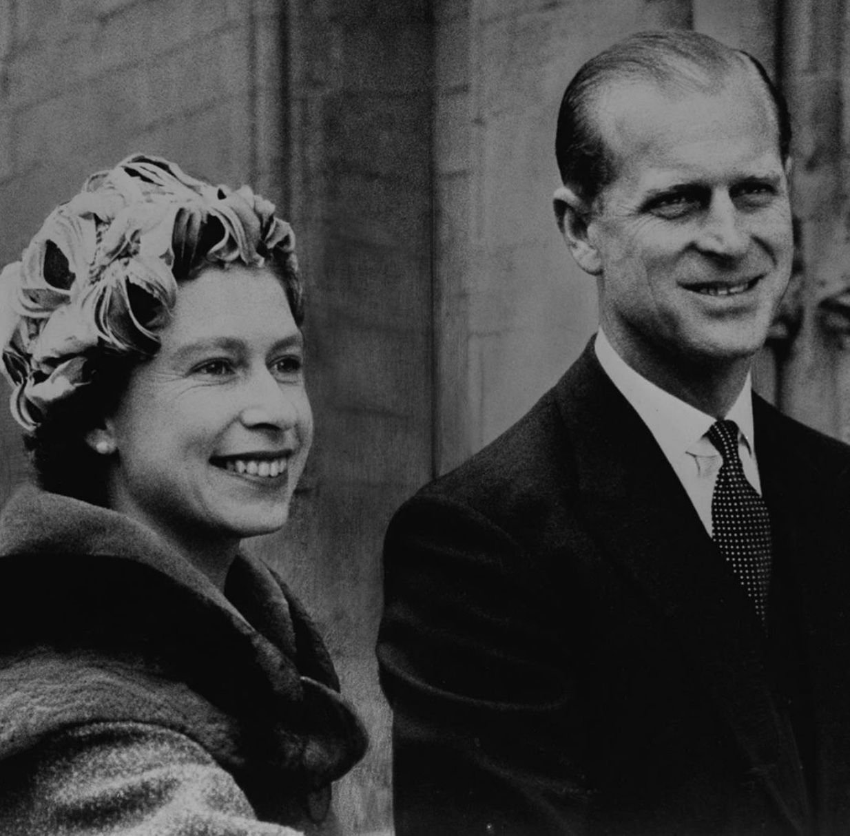 Королева елизавета 2 в молодости фото с мужем