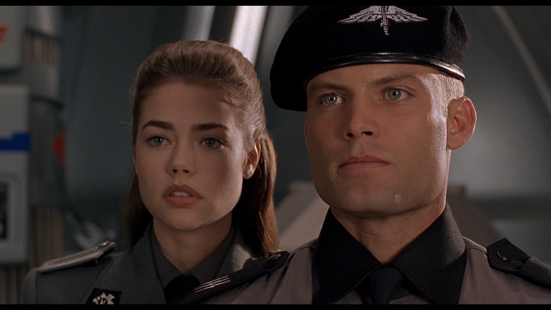 звездный десант 1997 денис ричардс. ричардс звездный десант. дениз ричардс звездный десант. звездный десант 1997 денис ричардс. дениз ричардс звездный десант.